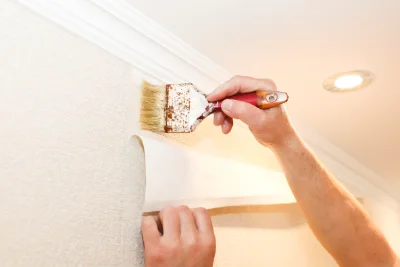 Pose de papier peint à Anost — revêtements muraux et toiles de verre